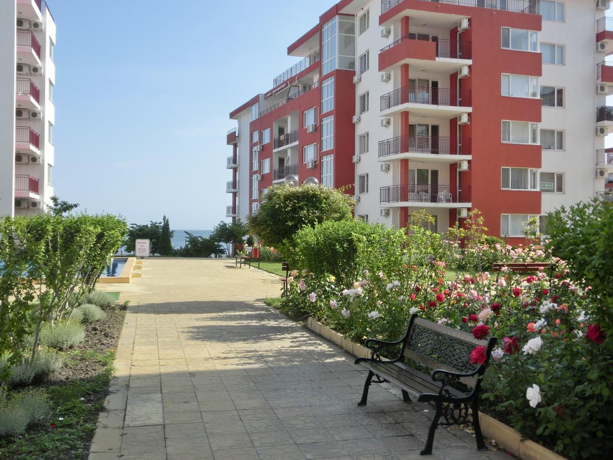 Sea View Panorama Apartment On Complex With Pools And Beach, Sveti Vlas Buitenkant foto