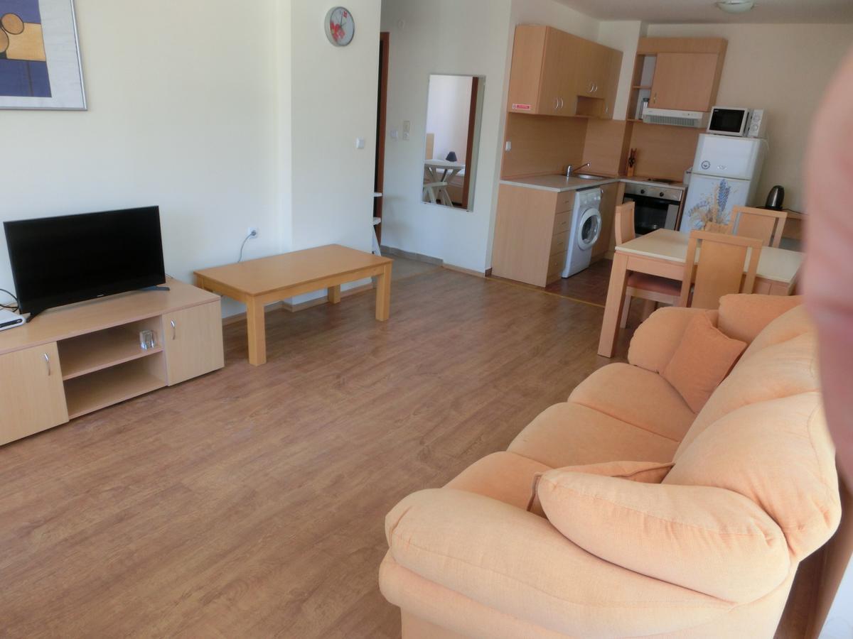 Sea View Panorama Apartment On Complex With Pools And Beach, Sveti Vlas Buitenkant foto
