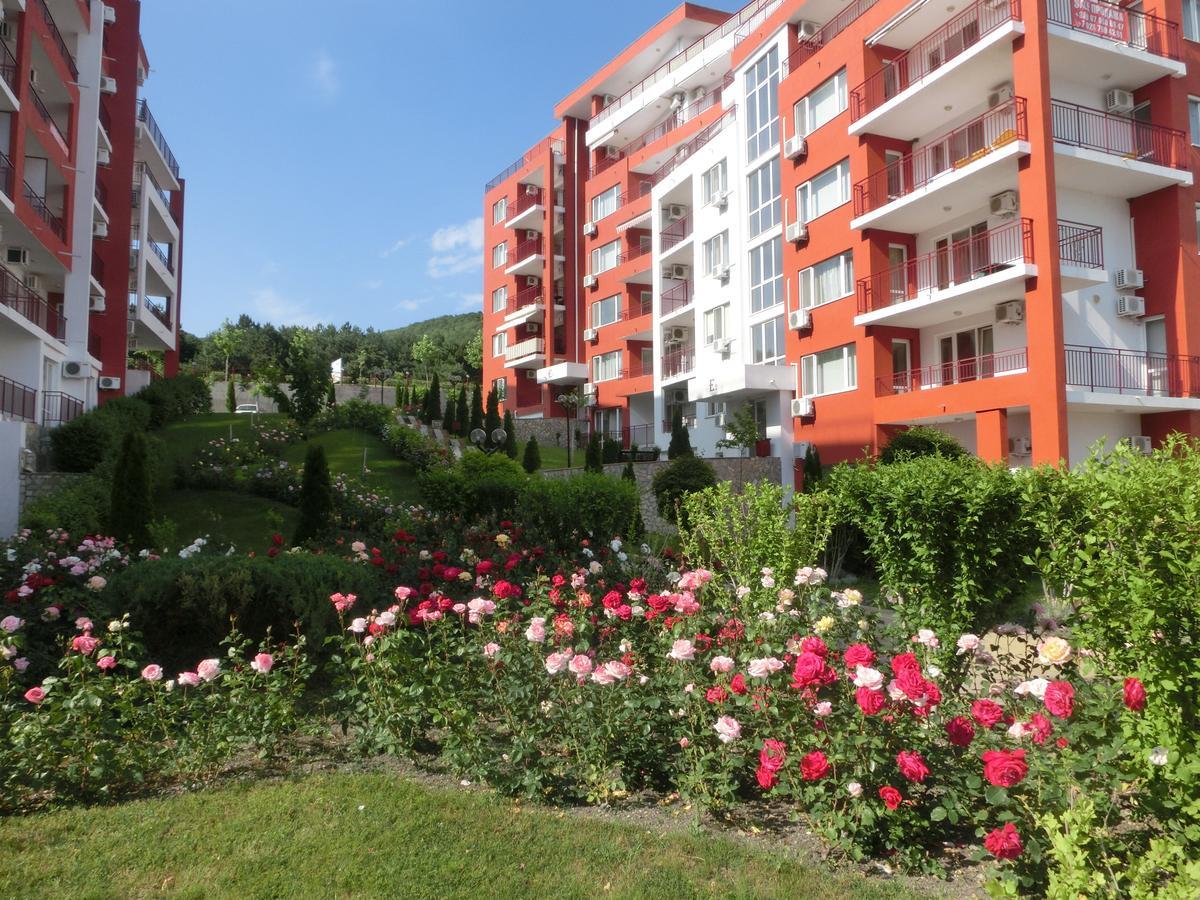 Sea View Panorama Apartment On Complex With Pools And Beach, Sveti Vlas Buitenkant foto