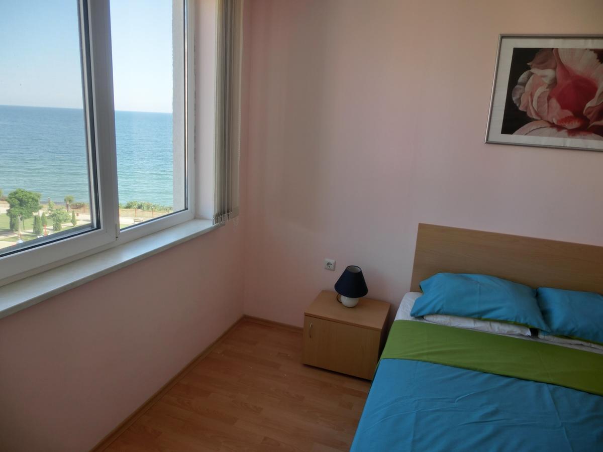 Sea View Panorama Apartment On Complex With Pools And Beach, Sveti Vlas Buitenkant foto