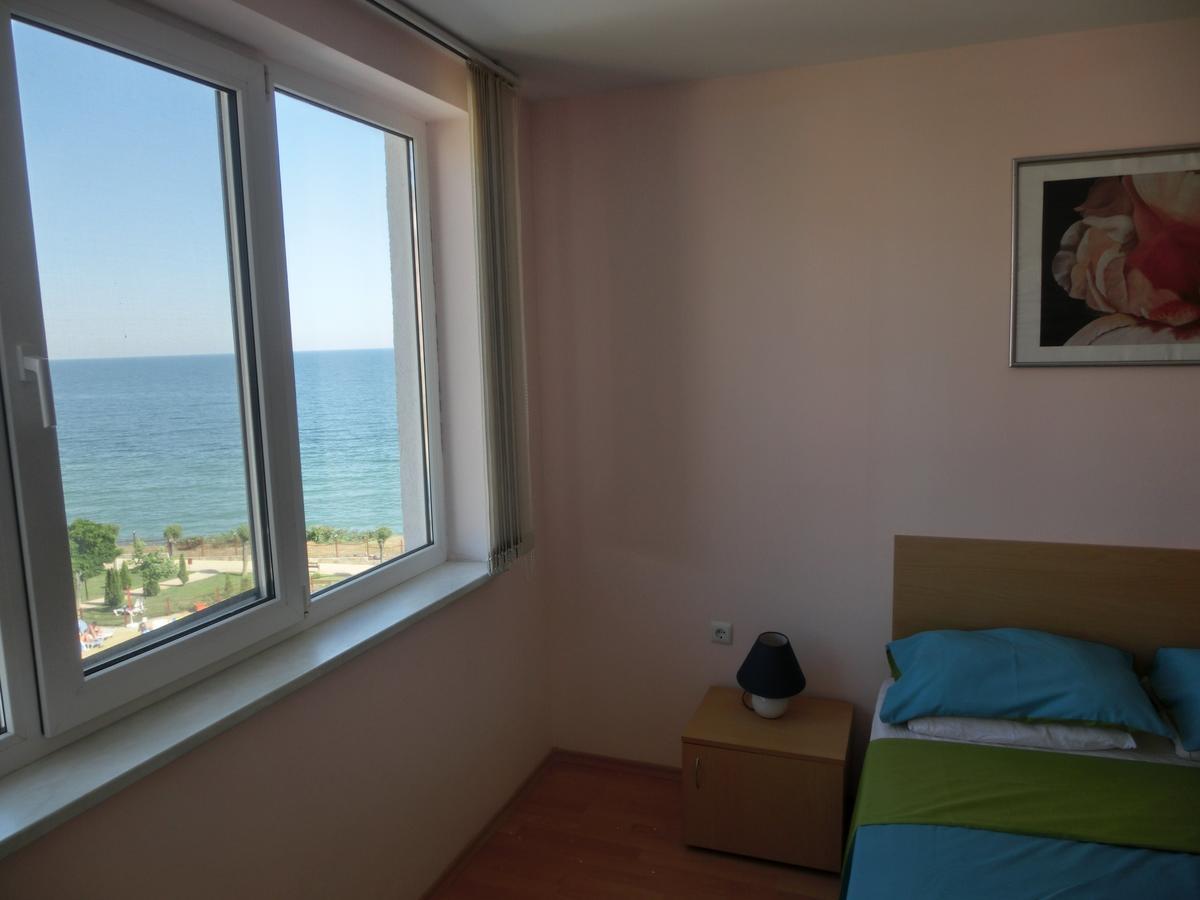 Sea View Panorama Apartment On Complex With Pools And Beach, Sveti Vlas Buitenkant foto